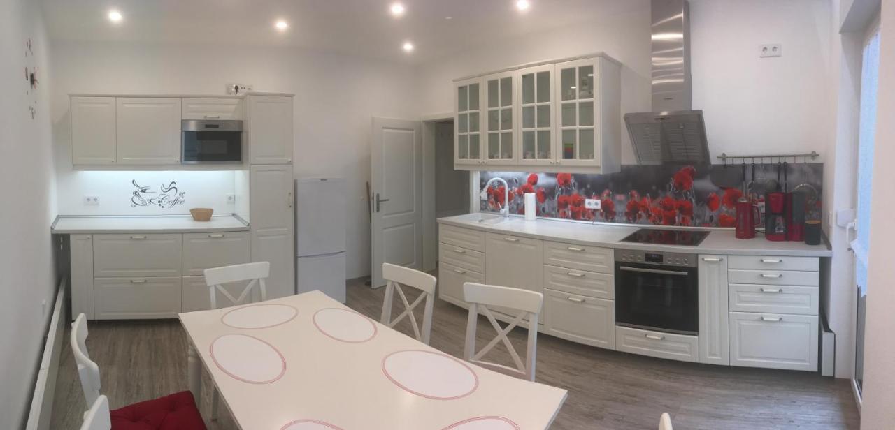 Zentral Gelegene Ausgestattete Apartment